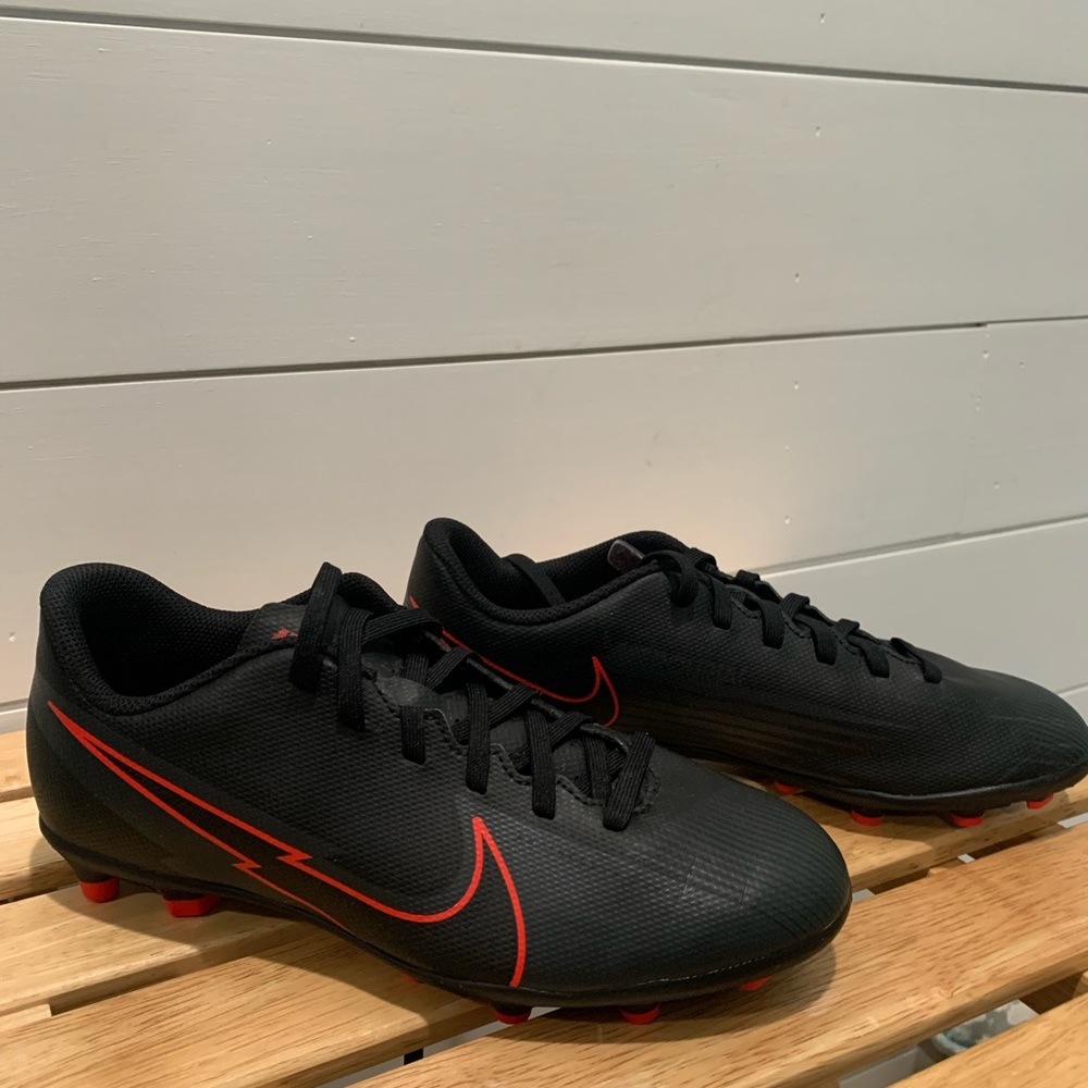 Nike, soccer cleats.  Black and red, like new condition. - Picture 3 of 11